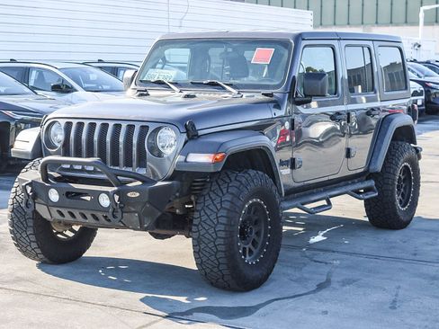 Used 2018 Jeep Wrangler Unlimited Sport S image 3