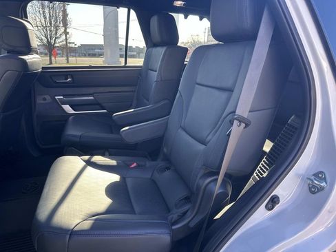 Used 2025 Toyota Sequoia Platinum image 19