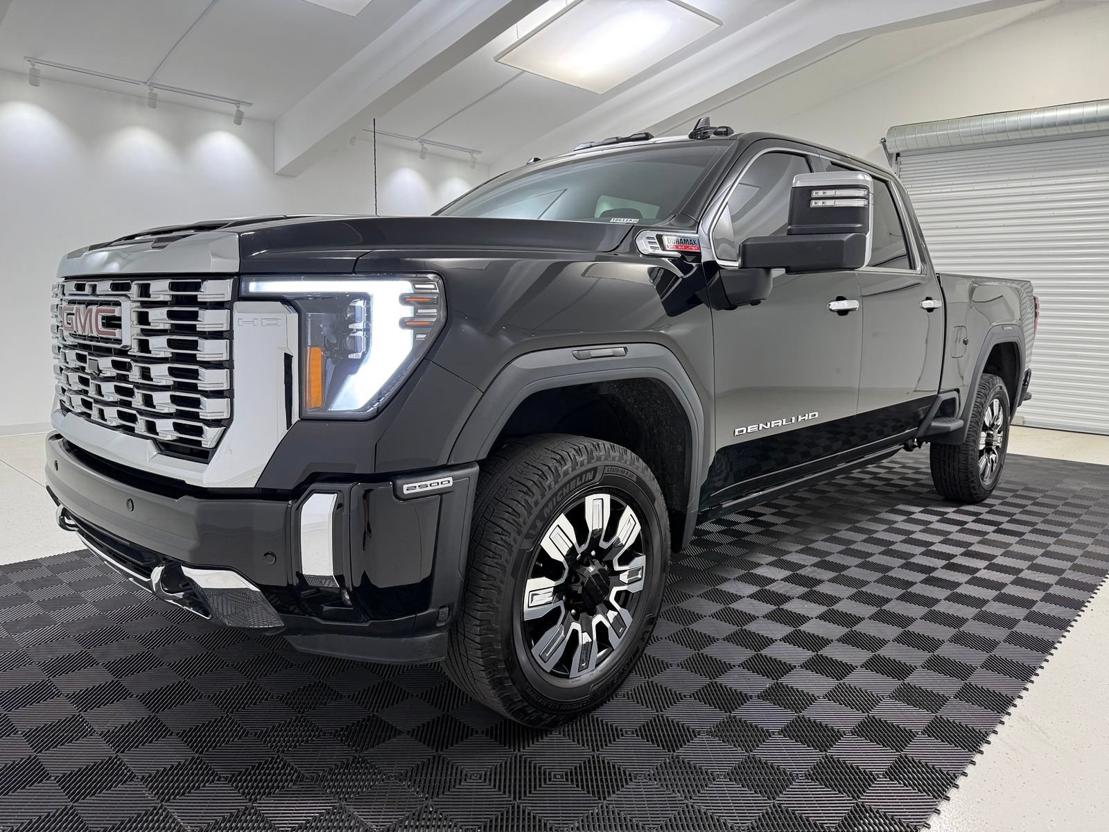 Used 2024 GMC Sierra 2500 Denali w/ Denali Reserve Package AWD/4WD image 3