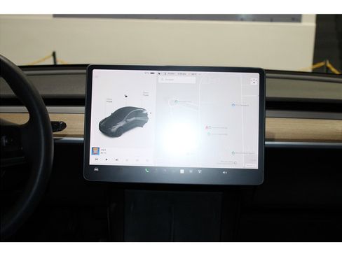 Used 2021 Tesla Model Y Long Range image 18