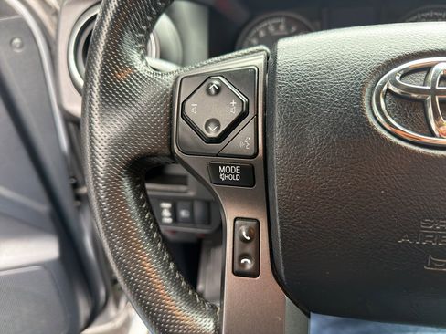 Used 2019 Toyota Tacoma TRD Off-Road w/ Technology Package image 23