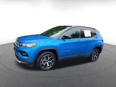 Used 2025 Jeep Compass Limited AWD/4WD image 8