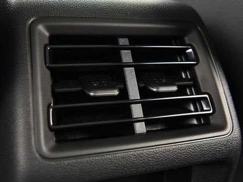 New 2026 Volkswagen Tiguan SE image 23