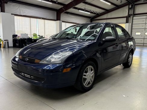 Used 2003 Ford Focus SE FWD image 5