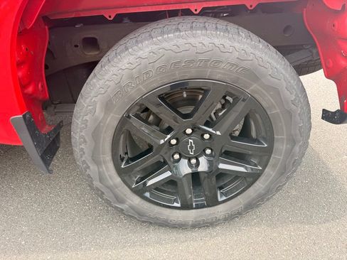 Used 2023 Chevrolet Silverado 1500 Custom AWD/4WD image 12