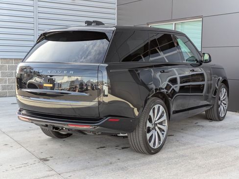 New 2026 Land Rover Range Rover SE image 5