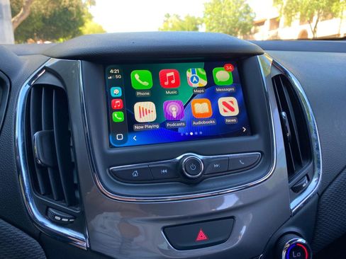 Used 2019 Chevrolet Cruze LT w/ Convenience Package FWD image 68