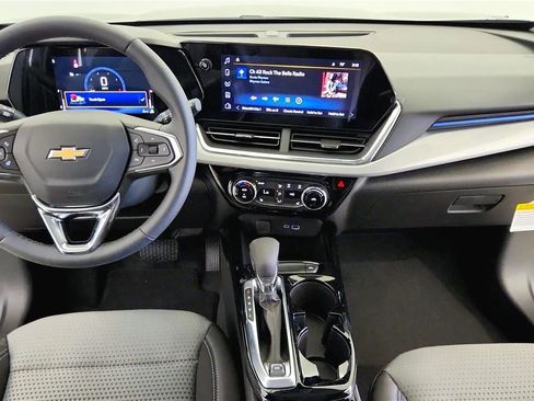 New 2026 Chevrolet Trax LT FWD image 37