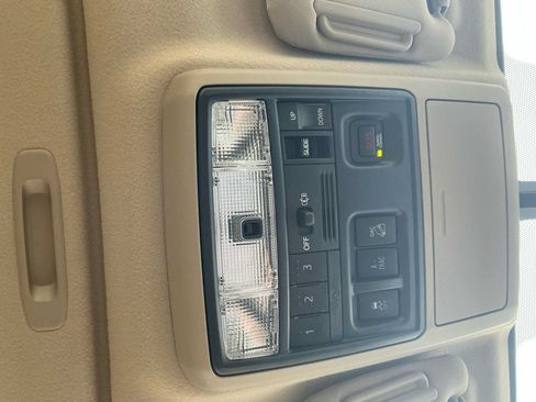 Used 2019 Toyota 4Runner Limited AWD/4WD image 18