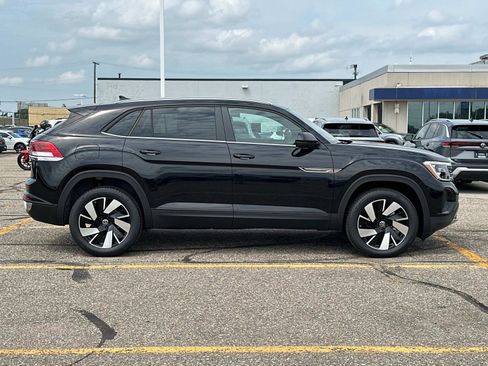 New 2025 Volkswagen Atlas Cross Sport SE image 6