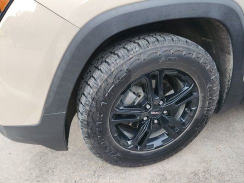 Used 2023 GMC Terrain AT4 w/ Infotainment Package II image 9
