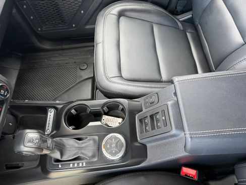 Certified 2025 Ford Bronco Outer Banks AWD/4WD image 26
