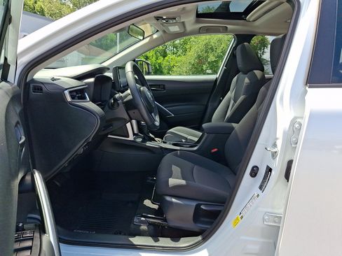 Certified 2022 Toyota Corolla Cross LE w/ Moonroof Package AWD/4WD image 15