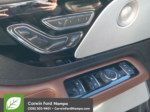 Used 2022 Lincoln Aviator Reserve w/ Equipment Group 201A image 11