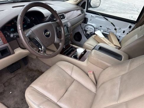 Used 2009 Chevrolet Tahoe LTZ RWD image 9