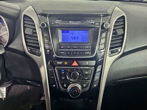 Used 2013 Hyundai Elantra GT w/ Style Pkg image 16
