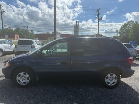 Used 2002 Dodge Caravan SE FWD image 2