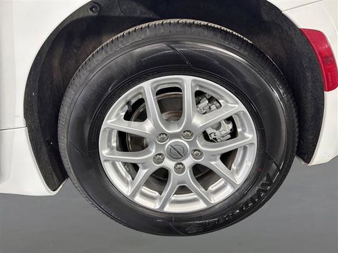 Used 2023 Chrysler Pacifica Touring-L image 23