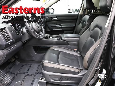 Used 2023 Nissan Pathfinder SL w/ Lighting Package (N92) AWD/4WD image 13