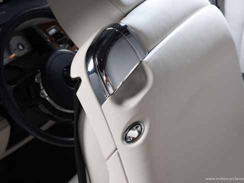 Used 2016 Rolls-Royce Dawn image 39