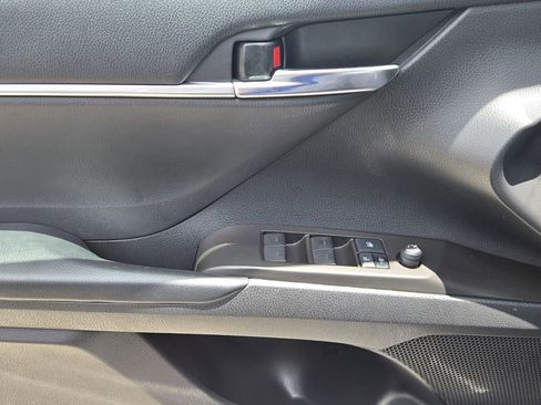 Used 2022 Toyota Camry LE FWD image 25