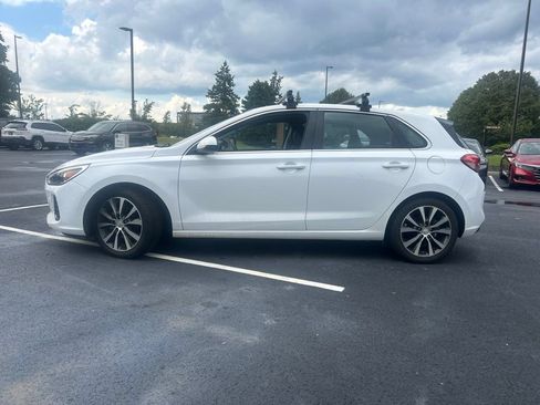 Used 2018 Hyundai Elantra GT FWD image 7