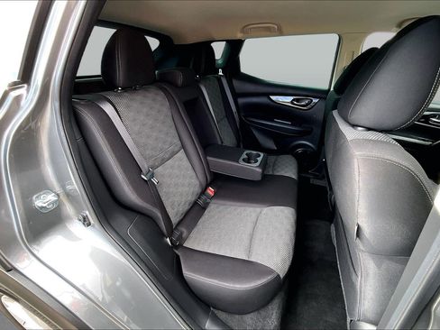 Used 2017 Nissan Rogue Sport SV FWD image 27