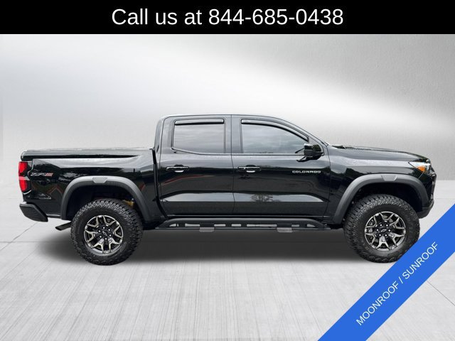Used 2025 Chevrolet Colorado ZR2 w/ Technology Package AWD/4WD image 4