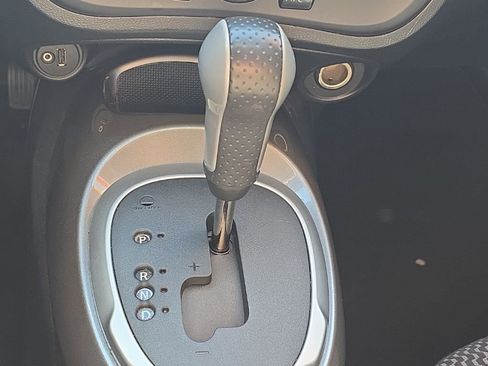 Used 2016 Nissan Juke S image 26