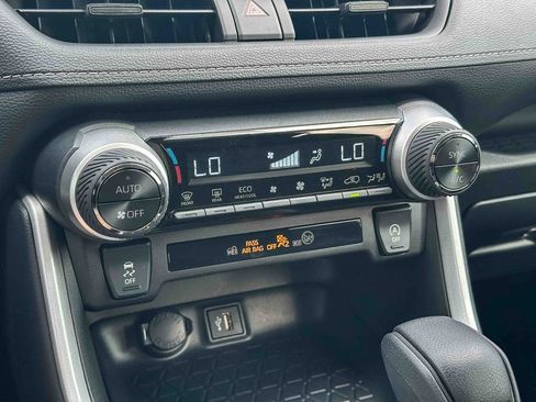 Used 2025 Toyota RAV4 XLE w/ Convenience Package FWD image 33