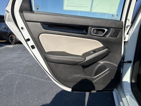Used 2022 Honda Civic Touring image 19