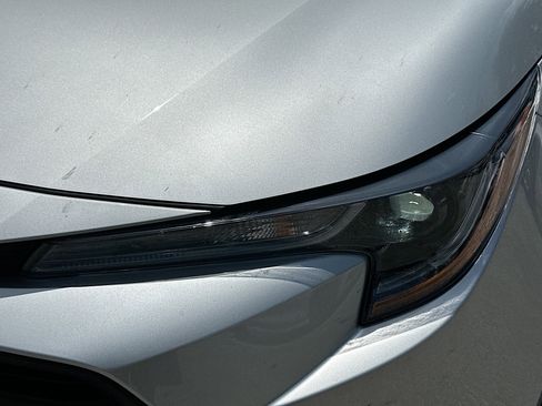 Used 2025 Toyota Corolla LE FWD image 27