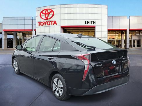 Used 2016 Toyota Prius Three image 7