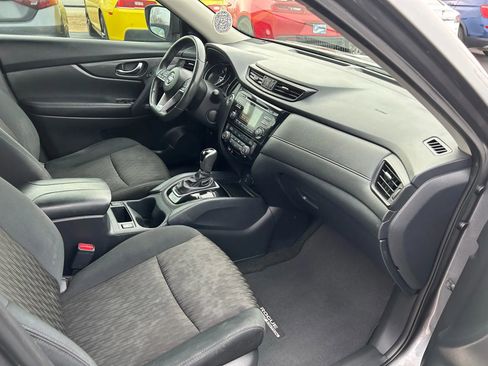 Used 2017 Nissan Rogue SV w/ Midnight Edition Package image 22
