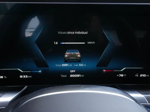 Used 2024 BMW i7 M70 w/ Premium Package AWD/4WD image 21