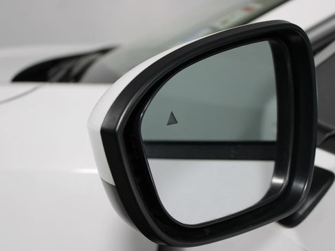Used 2025 Nissan Kicks SV FWD image 38
