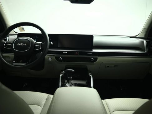 Certified 2025 Kia Sorento S FWD image 37