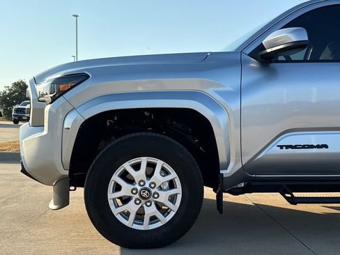 Used 2024 Toyota Tacoma SR5 RWD image 5