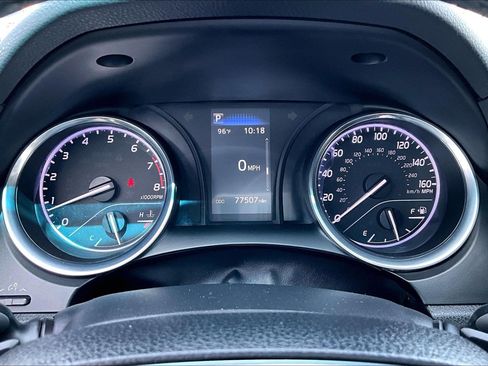 Used 2020 Toyota Camry SE FWD image 21