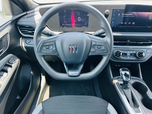 Used 2025 Buick Envista Preferred FWD image 11