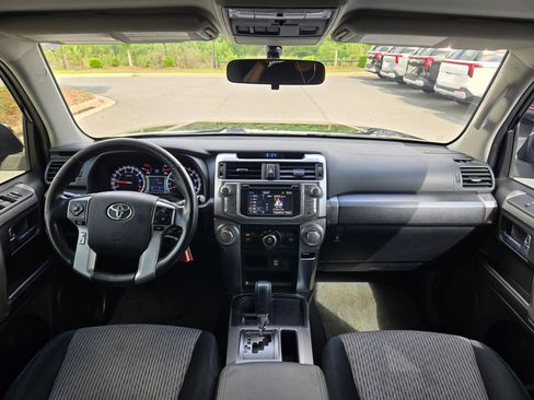 Used 2018 Toyota 4Runner SR5 RWD image 10