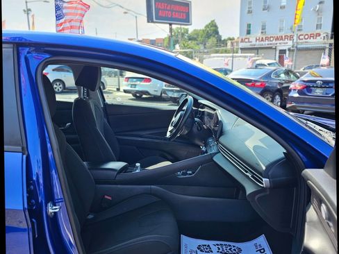 Used 2023 Hyundai Elantra SEL w/ Convenience Package image 8