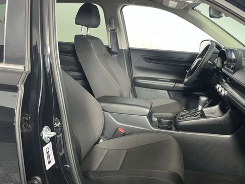 Used 2025 Honda CR-V LX image 31