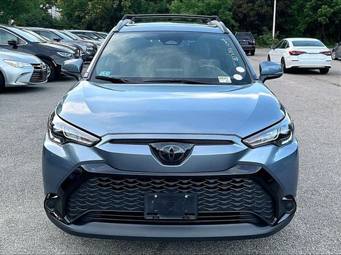 Used 2023 Toyota Corolla Cross AWD Hybrid w/ Moonroof Package image 2