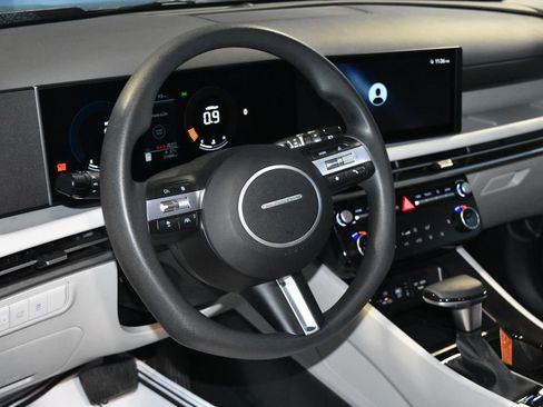 Used 2025 Hyundai Tucson SEL image 2