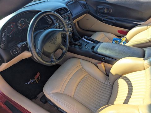 Used 2004 Chevrolet Corvette Convertible w/ Preferred Equipment Group image 7