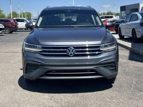 Certified 2023 Volkswagen Tiguan SE AWD/4WD image 2