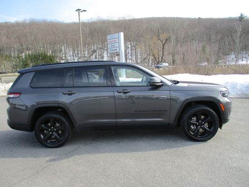 Certified 2023 Jeep Grand Cherokee L Laredo image 4