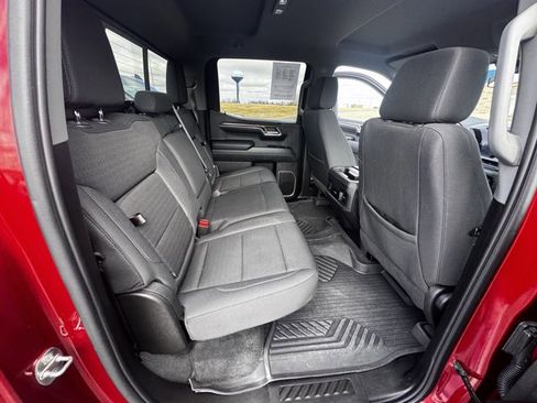 Used 2024 Chevrolet Silverado 1500 LT image 9