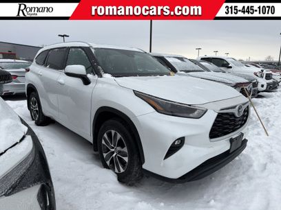 Used 2023 Toyota Highlander XLE